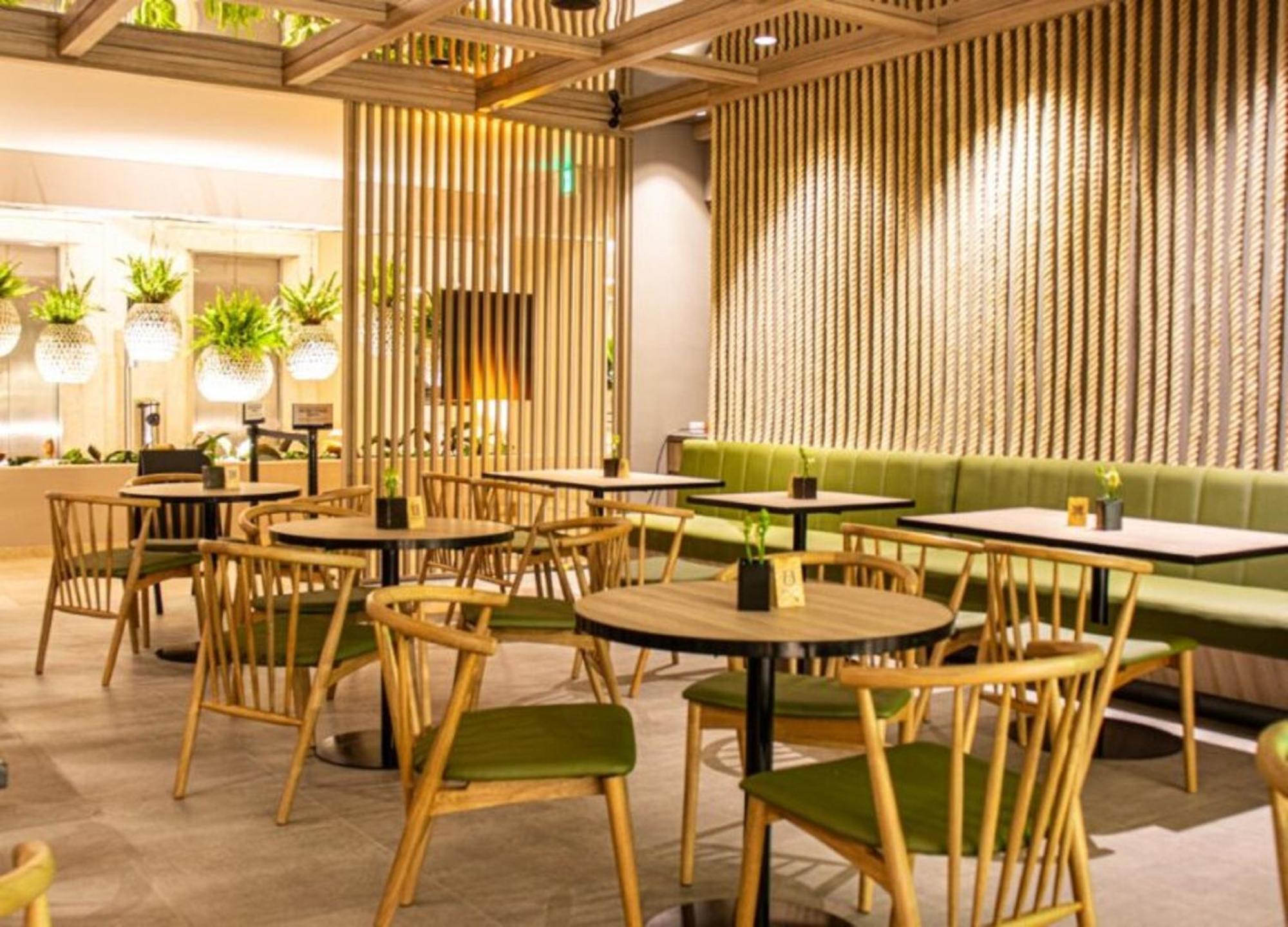 Hotel Estelar Altamira Ibagué Exteriör bild Interior of a typical Starbucks in China